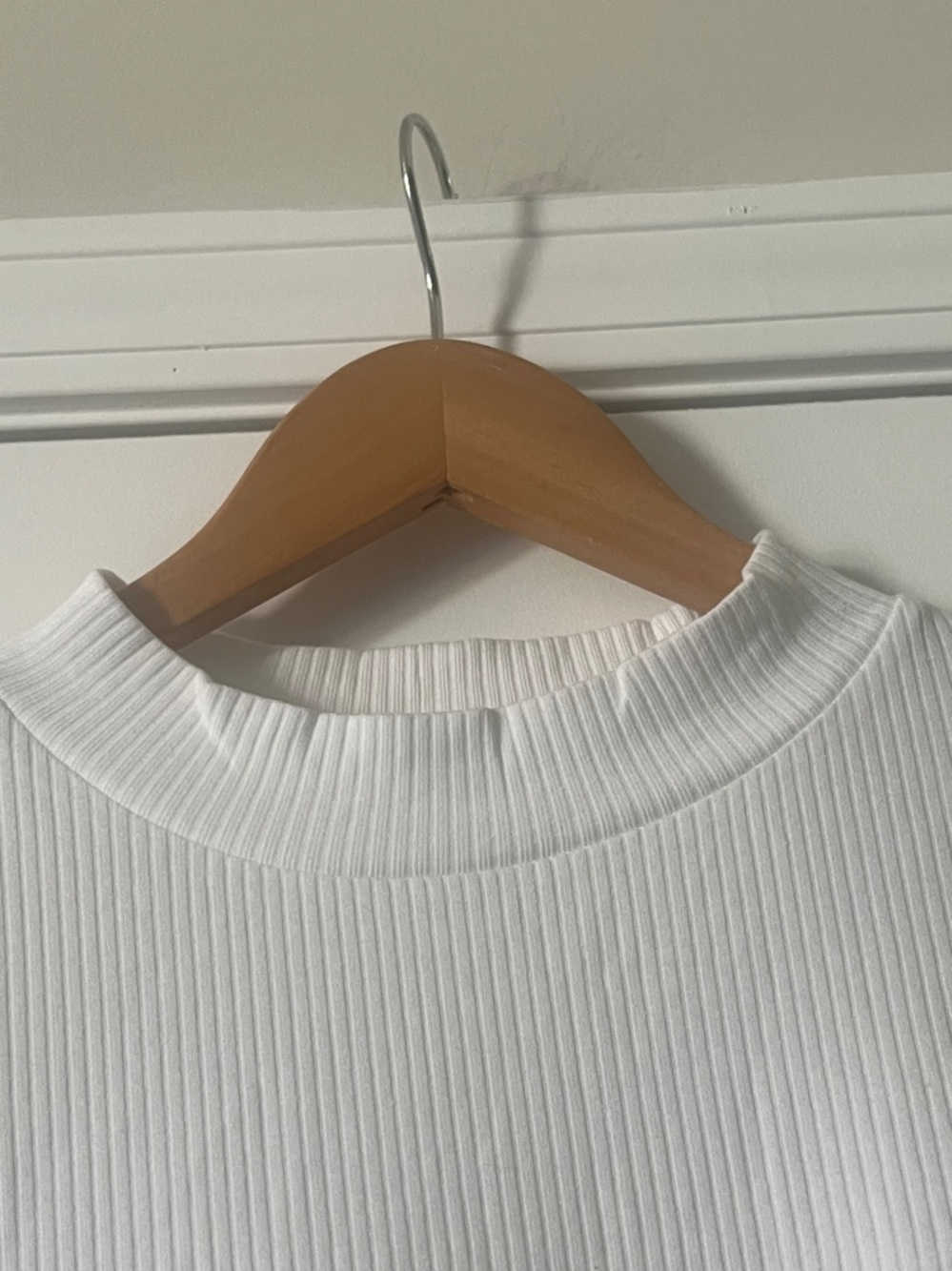 Old Navy Ribbed Tank Top - Picture 3 of 5